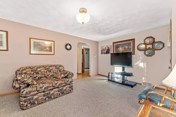 W6326 County Road P, Pardeeville, WI 53954