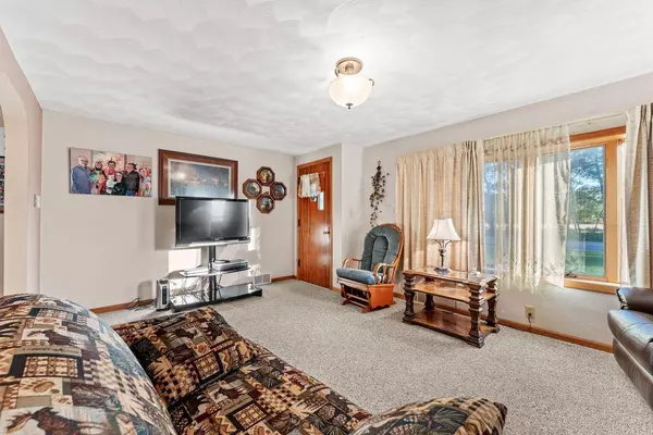 W6326 County Road P, Pardeeville, WI 53954