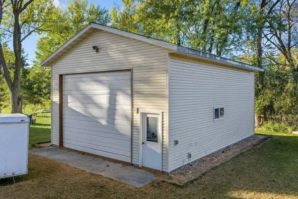 W6326 County Road P, Pardeeville, WI 53954