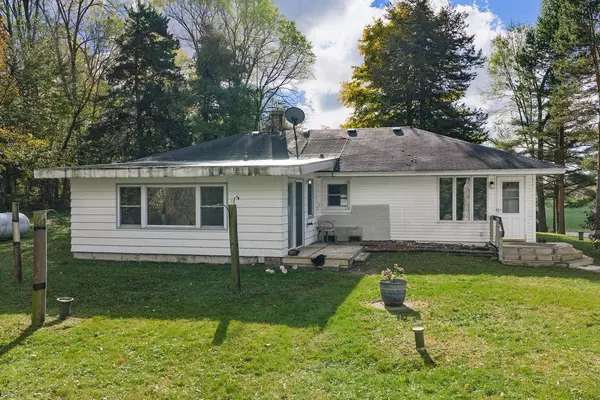 128 State Road 23, Briggsville, WI 53920