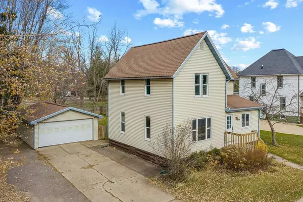 446 W Main Street, Reedsburg, WI 53959