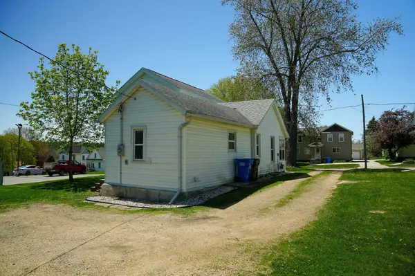 230 Towyn Street, Cambria, WI 53923