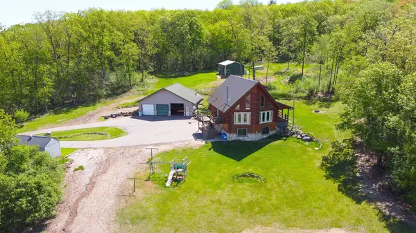 W4913 Highway 33, Pardeeville, WI 53954