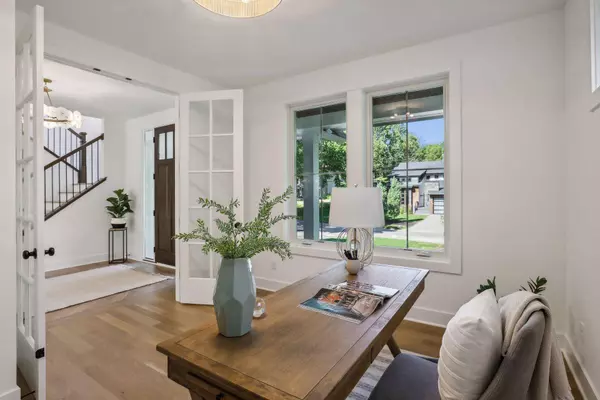 3525 Montgomerie AVE, Deephaven, MN 55391