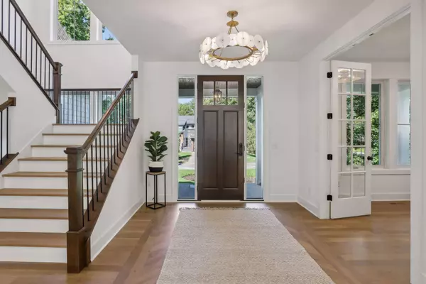 3525 Montgomerie AVE, Deephaven, MN 55391