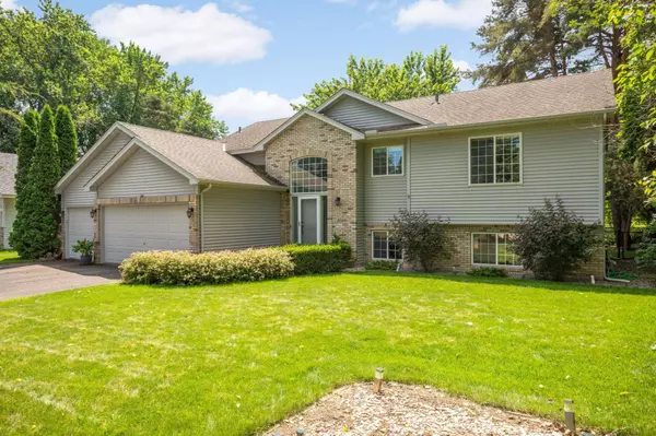 2560 91st LN NE, Blaine, MN 55449