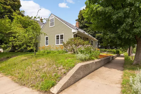 605 Griggs ST N, Saint Paul, MN 55104