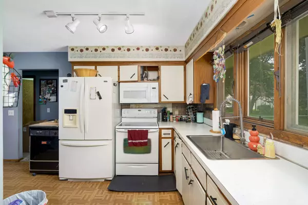 1635 85th AVE NE, Blaine, MN 55449