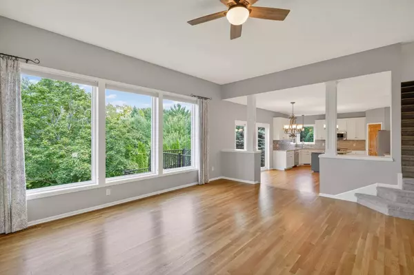 9216 Hunters CT, Minnetrista, MN 55375