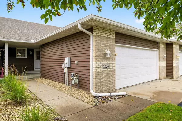 6236 Creekview LN N, Brooklyn Park, MN 55443