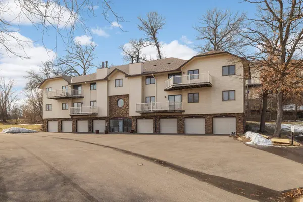 4185 Hilltop PT, Eagan, MN 55123