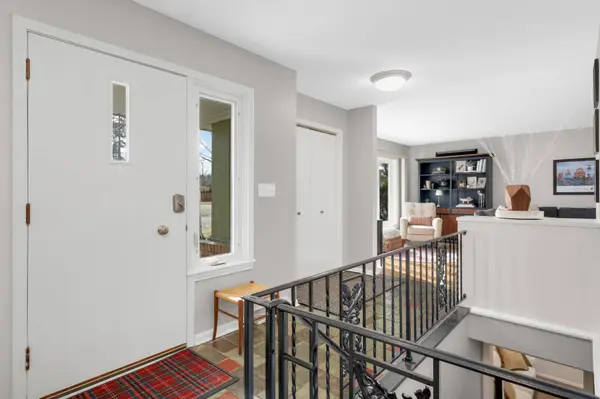 1695 Stanbridge AVE, Saint Paul, MN 55113