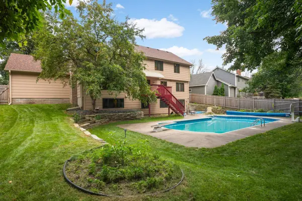 1318 W Royal Oaks DR, Shoreview, MN 55126