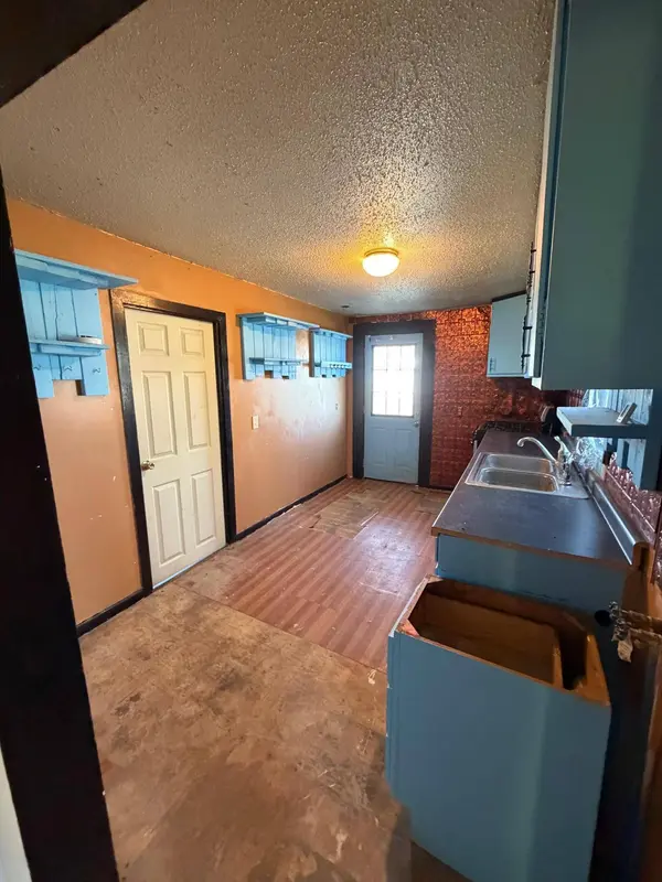 321 Rice ST S, Kasota, MN 56050