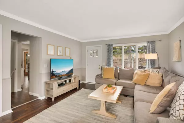 345 Dennison AVE, Shoreview, MN 55126