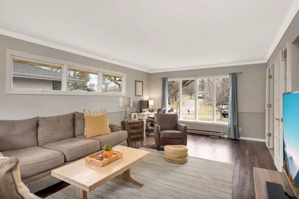 345 Dennison AVE, Shoreview, MN 55126