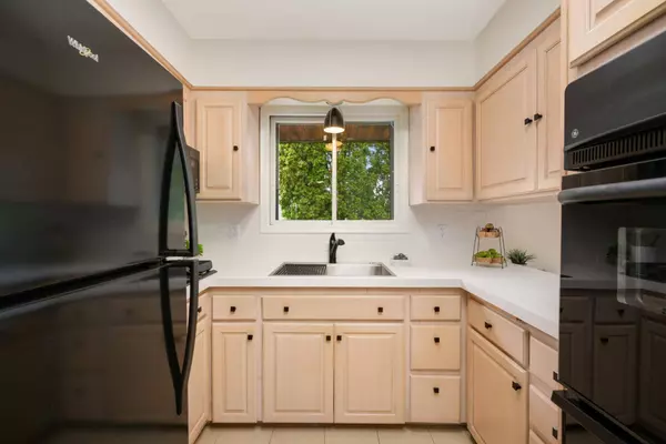 2200 Quebec DR, Saint Louis Park, MN 55426