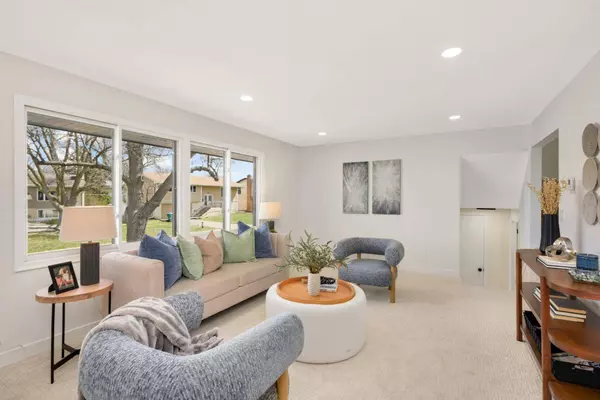 2200 Quebec DR, Saint Louis Park, MN 55426