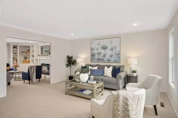 467 Harbor CIR, Shoreview, MN 55126