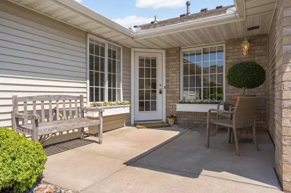 9179 Larkspur Glade, Maple Grove, MN 55311