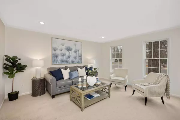 467 Harbor CIR, Shoreview, MN 55126