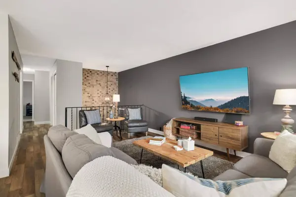 4119 Sylvia LN S, Shoreview, MN 55126