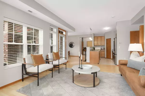 2405 39th AVE NE #101, Saint Anthony, MN 55421