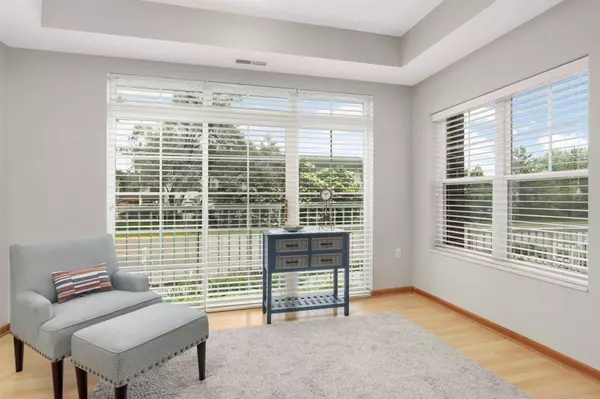 2405 39th AVE NE #101, Saint Anthony, MN 55421