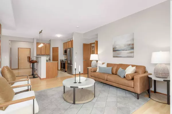 2405 39th AVE NE #101, Saint Anthony, MN 55421