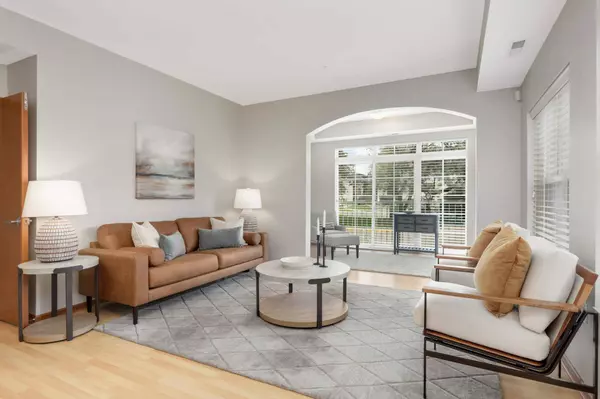 2405 39th AVE NE #101, Saint Anthony, MN 55421