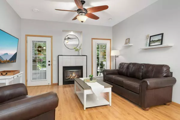 7877 Oak CT, Lino Lakes, MN 55014