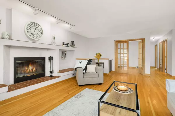 7136 Coachwood CIR, Woodbury, MN 55125