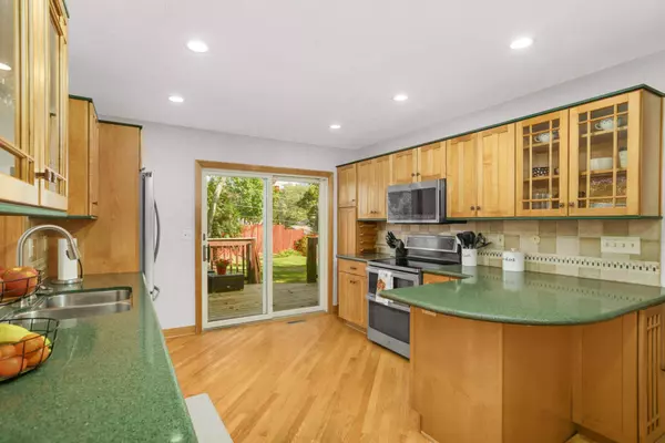 7136 Coachwood CIR, Woodbury, MN 55125