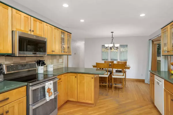 7136 Coachwood CIR, Woodbury, MN 55125