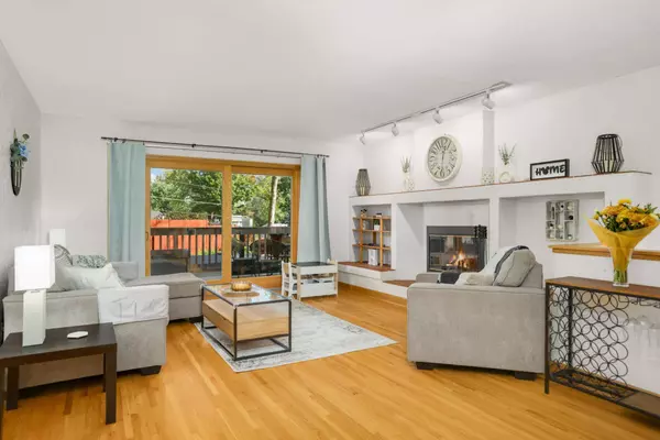 7136 Coachwood CIR, Woodbury, MN 55125