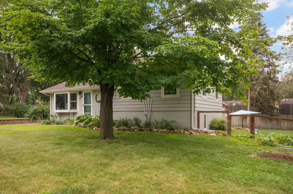 1566 Seneca TRL, White Bear Lake, MN 55110