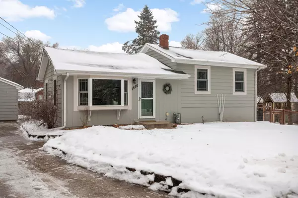 1566 Seneca TRL, White Bear Lake, MN 55110