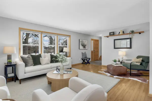 5245 Oxford ST N, Shoreview, MN 55126