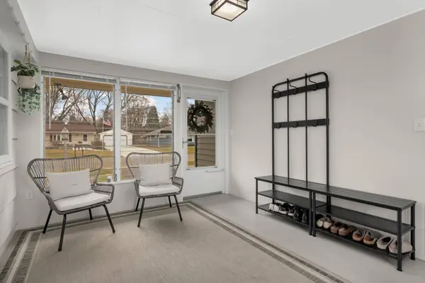 1981 Glenpaul AVE, Arden Hills, MN 55112