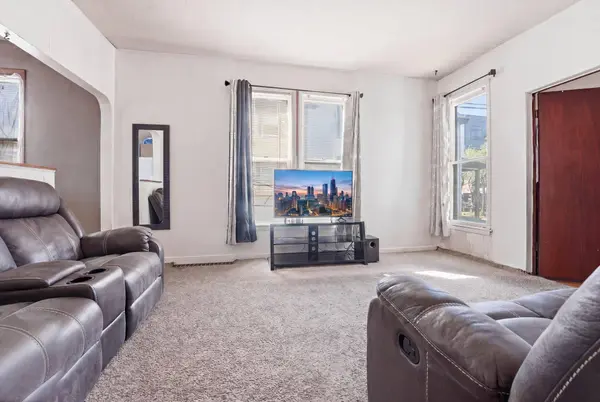 918 18 1/2 AVE NE, Minneapolis, MN 55418