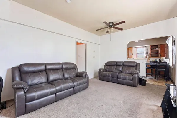 918 18 1/2 AVE NE, Minneapolis, MN 55418