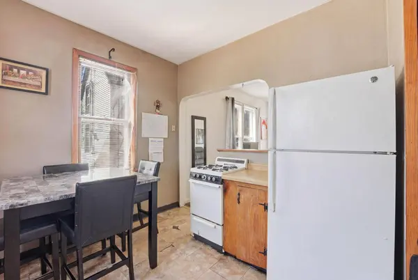 918 18 1/2 AVE NE, Minneapolis, MN 55418