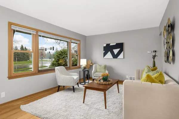 4389 Hodgson RD, Saint Paul, MN 55126