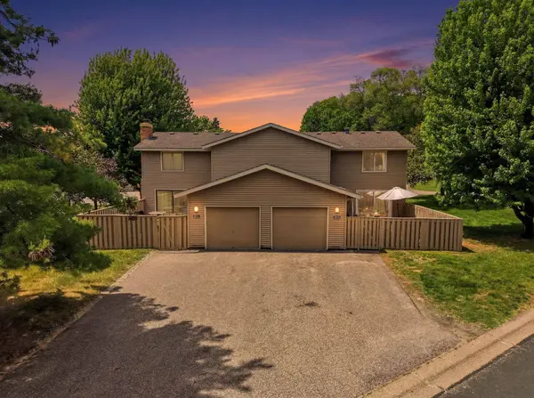 869 Monterey DR, Saint Paul, MN 55126