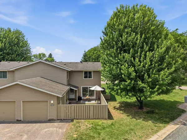 869 Monterey DR, Saint Paul, MN 55126