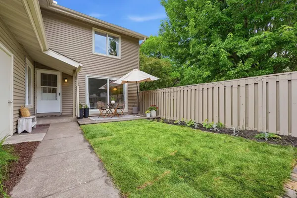 869 Monterey DR, Saint Paul, MN 55126