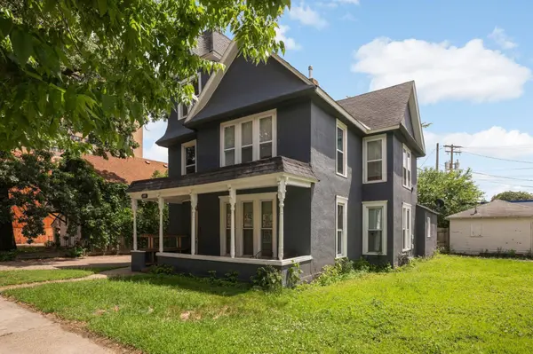 922 NE 18 1/2 AVE NE, Minneapolis, MN 55418
