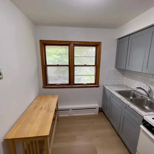 616 Ivy AVE E, Saint Paul, MN 55101