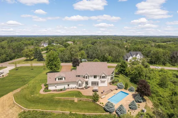 9721 Frontier LN, Lakeville, MN 55044