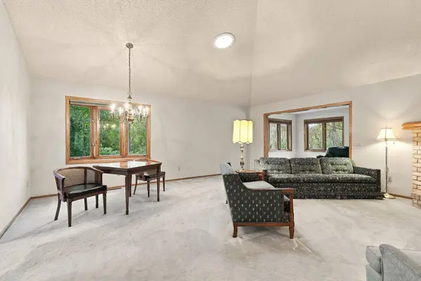 1053 Royal CT, Shoreview, MN 55126
